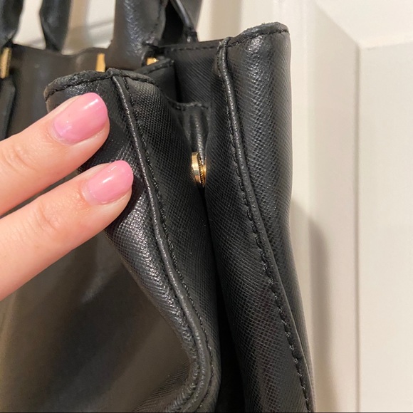 TORY BURCH Large Black Saffiano Leather Tote Bag - Picture 8 of 16